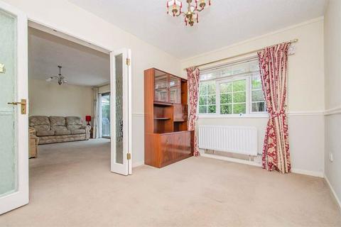 84 Yew Tree Avenue, Lichfield, WS14 9UA