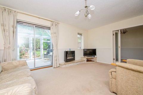 84 Yew Tree Avenue, Lichfield, WS14 9UA