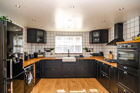 4 bedroom detached house for sale, Watermint Close, Cannock WS12