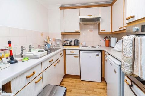 2 bedroom retirement property for sale, Willow Road, Aylesbury HP19