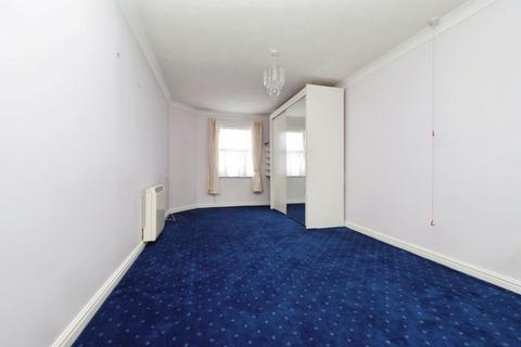 2 bedroom retirement property for sale, Marine Parade West, Clacton-on-Sea CO15