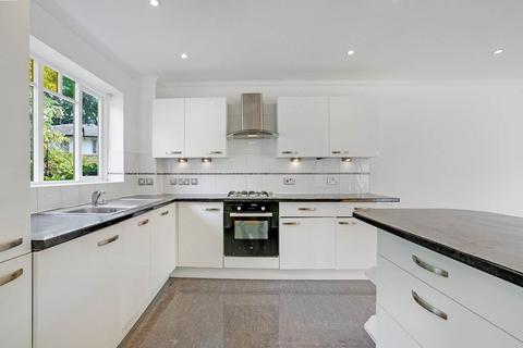 4 bedroom detached house to rent, Oak Park Gardens, London