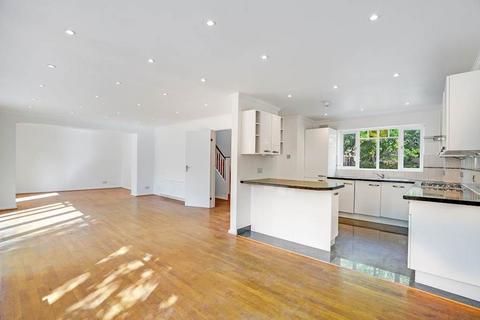 4 bedroom detached house to rent, Oak Park Gardens, London