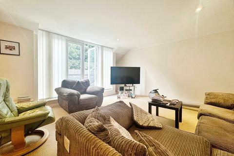 2 bedroom penthouse for sale, Mill Green, Cheshire CW12