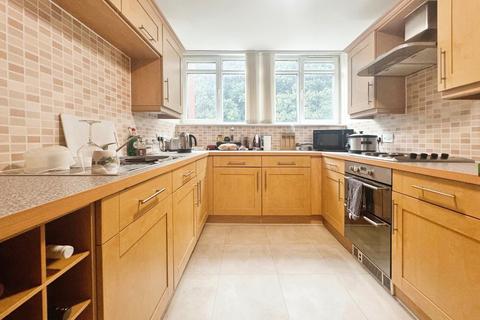 2 bedroom penthouse for sale, Mill Green, Cheshire CW12