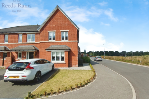 3 bedroom end of terrace house for sale, Leicester Square, Leeds LS15