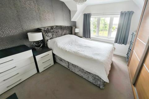 20 Beaumont Chase, Halifax, HX2 8BN