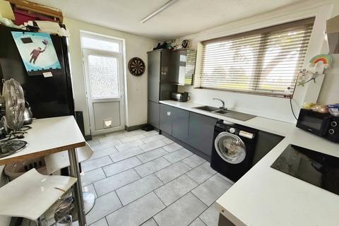 2 bedroom end of terrace house for sale, Caernarvon Way, Manchester M34