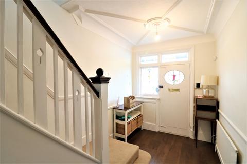 3 bedroom terraced house to rent, Bute Road, Essex IG6