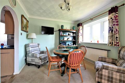 2 bedroom bungalow for sale, Marine Avenue West, Mablethorpe LN12