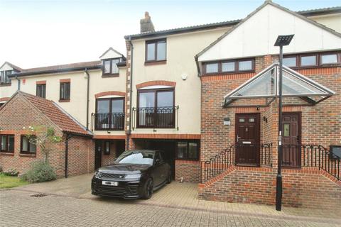 3 bedroom terraced house for sale, Mayfair Gardens, Hampshire SO15