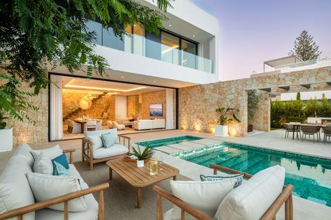 5 bedroom villa, Marbella, Malaga, Spain