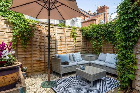27 Barratt Street, Bristol, BS5 6DE