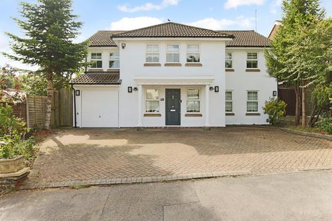 5 bedroom detached house for sale, Sheredes Drive, Hoddesdon EN11