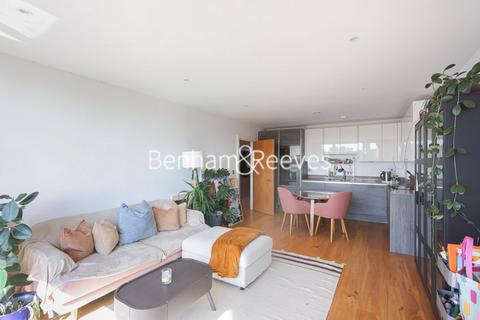 2 bedroom apartment to rent, Aurora Point, Winchester Square SE8