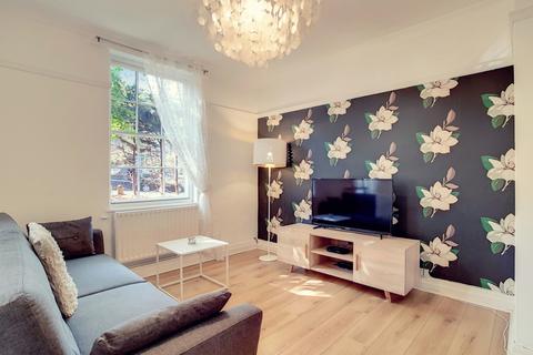 7 Point Close, London, SE10 8QS