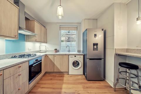 7 Point Close, London, SE10 8QS