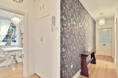 7 Point Close, London, SE10 8QS