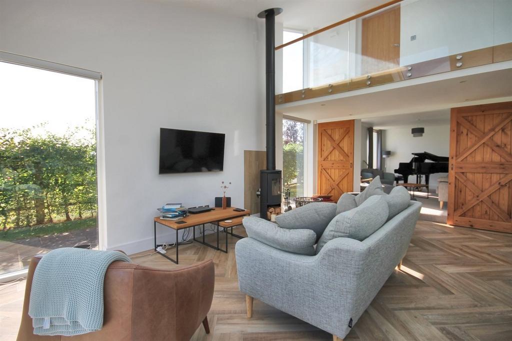 Living Dining Area