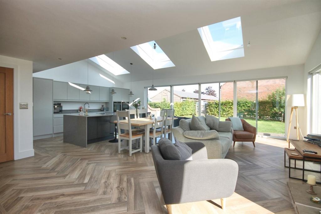 Living Dining Area
