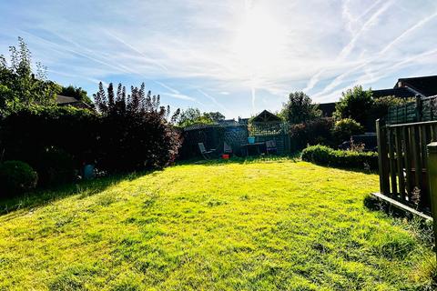 2 bedroom detached bungalow for sale, Clive Avenue, Lincoln LN6