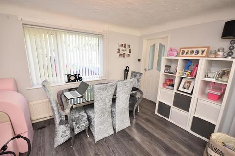 3 bedroom semi-detached house to rent, Prenton Dell Road, Prenton