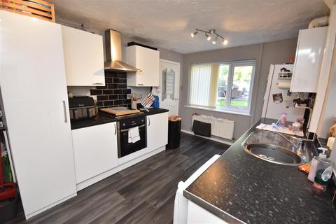 3 bedroom semi-detached house to rent, Prenton Dell Road, Prenton