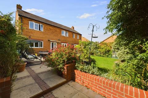 4 bedroom detached house for sale, Sharnbrook Avenue, Hampton Vale, PE7