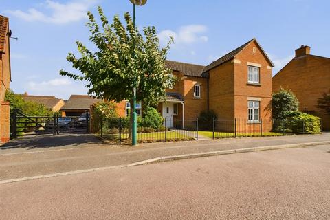 4 bedroom detached house for sale, Sharnbrook Avenue, Hampton Vale, PE7