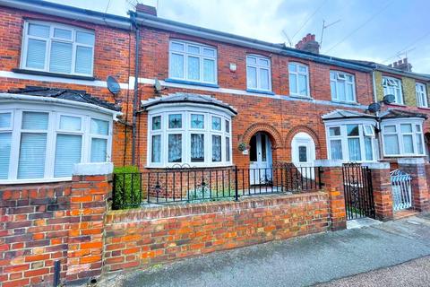 3 bedroom terraced house for sale, Valley Road, Gillingham