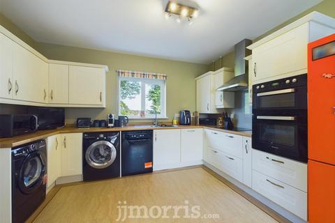 4 bedroom detached house for sale, Redstone Court, Narberth