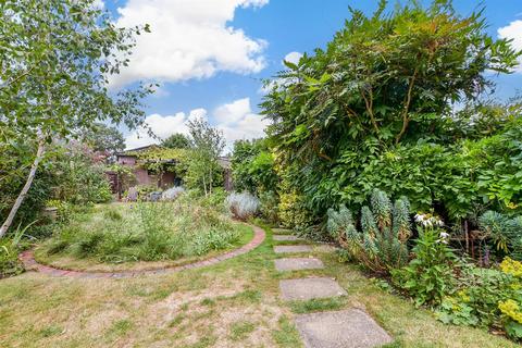 4 bedroom terraced house for sale, Leamington Avenue, Morden