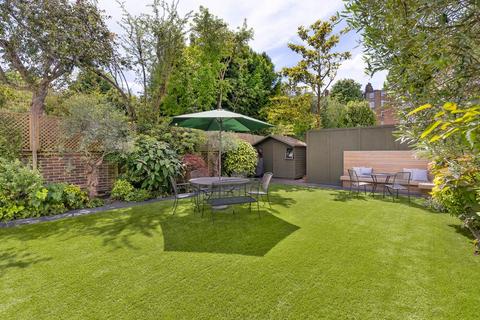 22 Victoria Road, London, W8 5RG