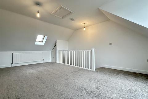 3 bedroom terraced house to rent, Elm Road, Eckington