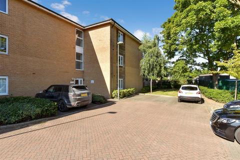 2 bedroom flat for sale, Heron Way, Wallington, Surrey