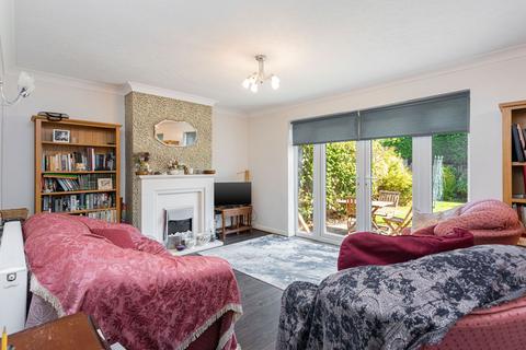 61 Wolverton Gardens, Horley, RH6 7LZ