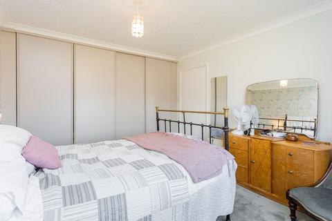 61 Wolverton Gardens, Horley, RH6 7LZ