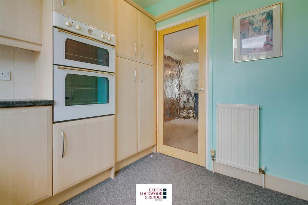 Kitchen 2.jpg