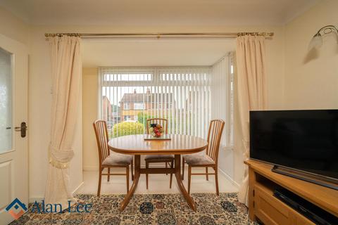 68 Amberley Road, Macclesfield, SK11 8LX