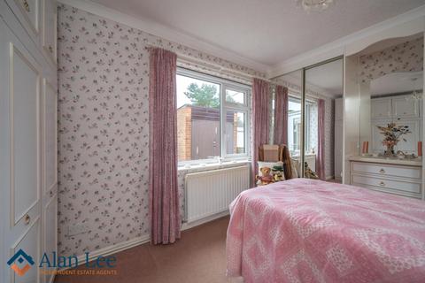 68 Amberley Road, Macclesfield, SK11 8LX