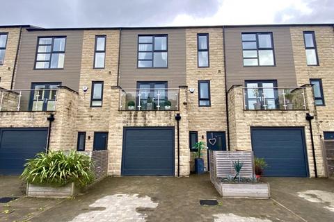 3 bedroom terraced house for sale, River View, Keighley BD22