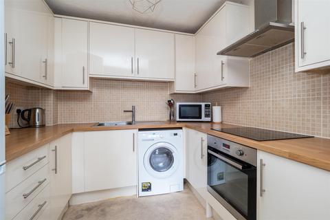 1 bedroom apartment for sale, Benhill Wood Road, Sutton