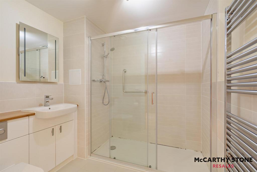 Shower Room: