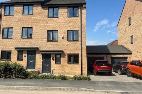 4 bedroom property for sale, Sakura Walk, Seacroft