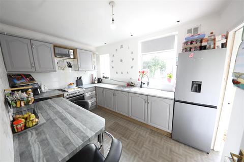 172 5th Avenue, Hull, HU6 8EA