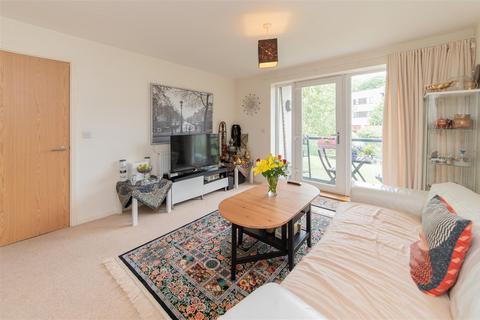 1 bedroom flat for sale, Peacock Close, Mill Hill