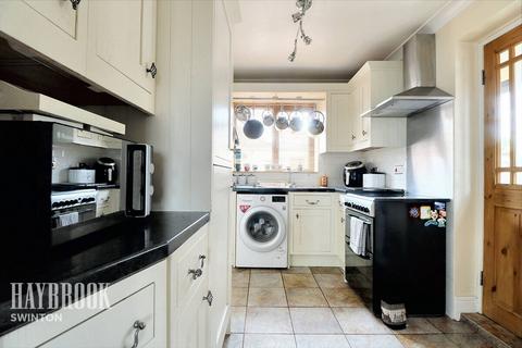 18 Cherry Grove, Conisbrough, Doncaster, DN12 2JY