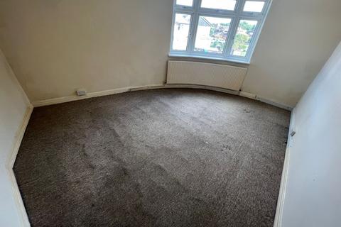 2 bedroom flat to rent, Crosslands Avenue, Southall, UB2