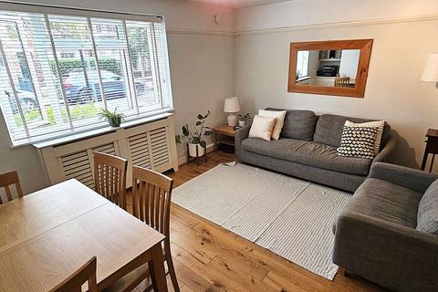 2 bedroom flat for sale, St. Albans Avenue, London, W4 5JT