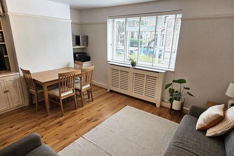 2 bedroom flat for sale, St. Albans Avenue, London, W4 5JT